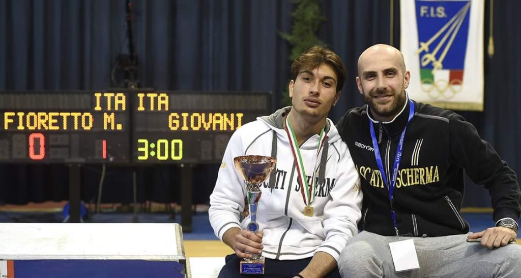 Il fiorettista felice dopo il terzo posto ai campionati italiano Giovani