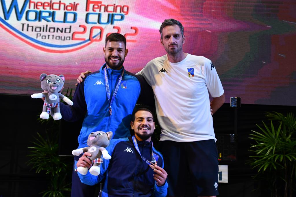 L'atleta paralimpico coglie un argento e due bronzi nella tappa di Coppa del Mondo